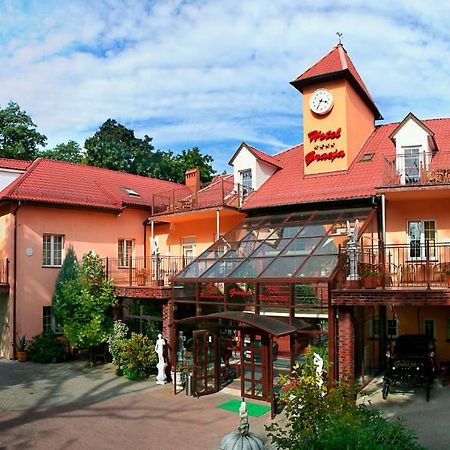 Hotel Gracja Ґожув-Велькопольський Екстер'єр фото